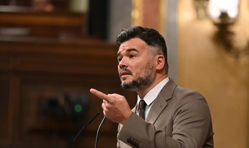 Gabriel Rufián a Juanma Moreno: «La desigualdad de Andalucía no es por culpa de los catalanes sino de 40 años de caciques»