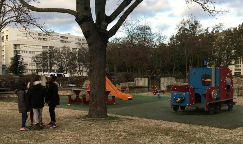 Gennevilliers : un garçon de trois ans décède après avoir été renversé par une voiture