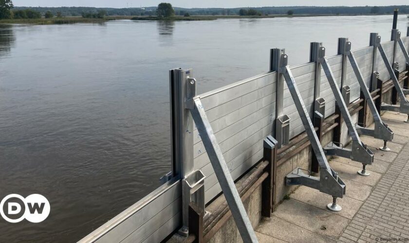 German border city prepares for flood