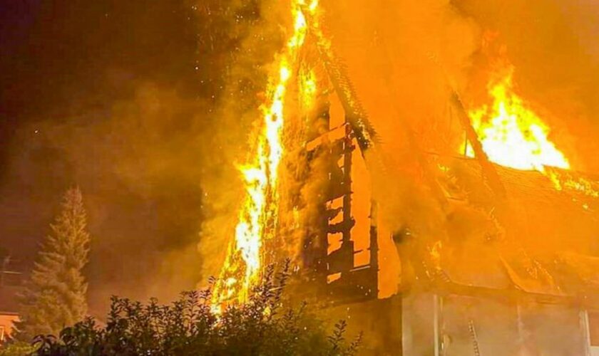 Die Ursache für den Brand der Kirche scheint gefunden. (Foto Archiv). Foto: Lars Greulich/EinsatzReport24/dpa