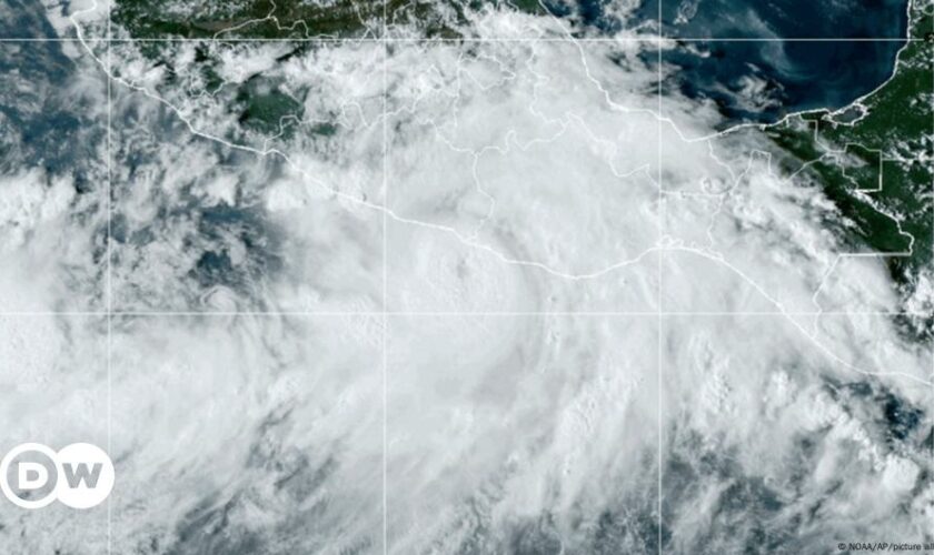 Hurricane John hits Mexico as Category 3 storm