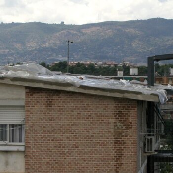 Incendio Córdoba: los bomberos rescatan de las llamas a una persona en la calle Motril de Córdoba