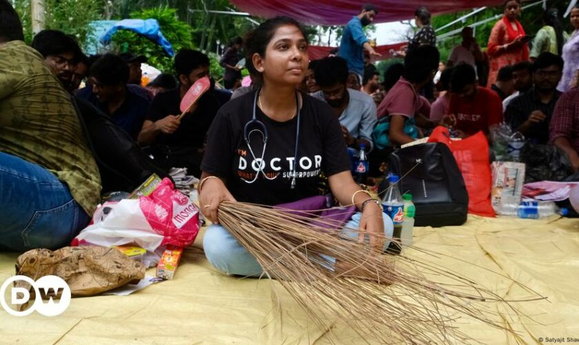 India: Striking doctors defy government over rape, murder