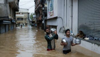 Inondations au Népal : le bilan grimpe à 126 morts et 63 disparus