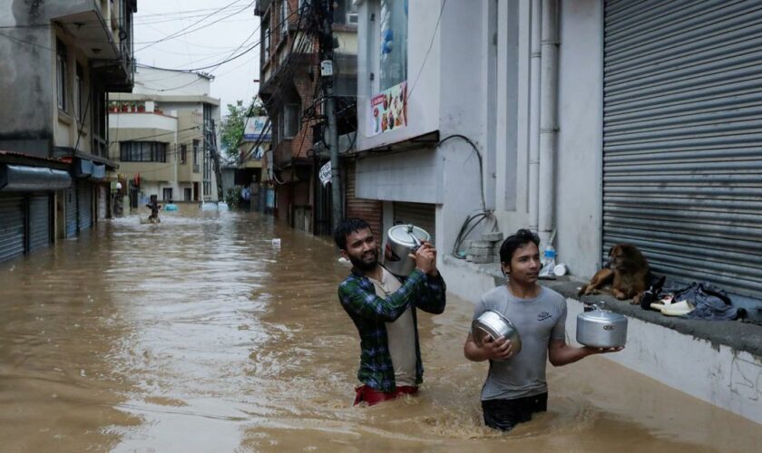 Inondations au Népal : le bilan grimpe à 126 morts et 63 disparus