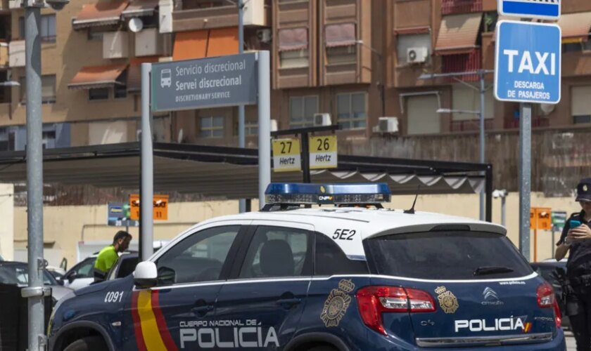 Intentan asesinar a martillazos a una anciana en su casa de Valencia: «Estaba junto un charco de sangre y sólo movía los ojos»