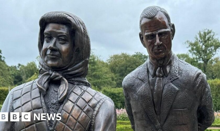 'It's not good' - new statue of late Queen and Prince Philip divides opinion