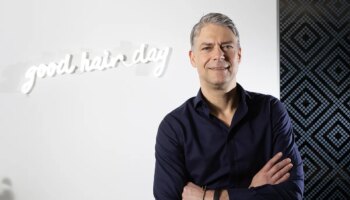 Jeroen Temmerman, CEO de ghd ('good hair day'): "Si utilizas una plancha con una temperatura más alta de 185ºC, corres el riesgo de causar daños irreversibles en el cabello"