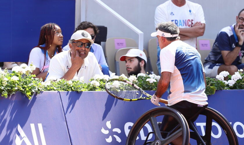 Jeux paralympiques : « C’est notre grand frère », qu’apporte vraiment Yannick Noah au tennis fauteuil ?