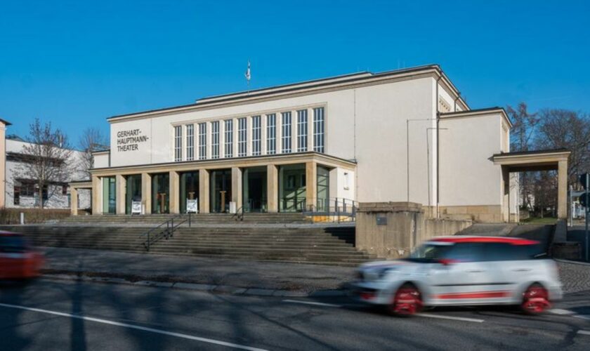 Was bei Fußballstadien oder Konzerthallen schon üblich ist, plant nun auch das Theater. Foto: Paul Glaser/dpa