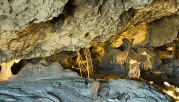 La cueva mágica de Granada con estalactitas y estalagmitas