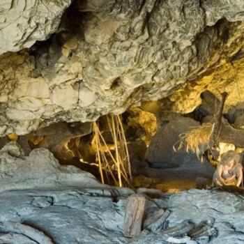 La cueva mágica de Granada con estalactitas y estalagmitas