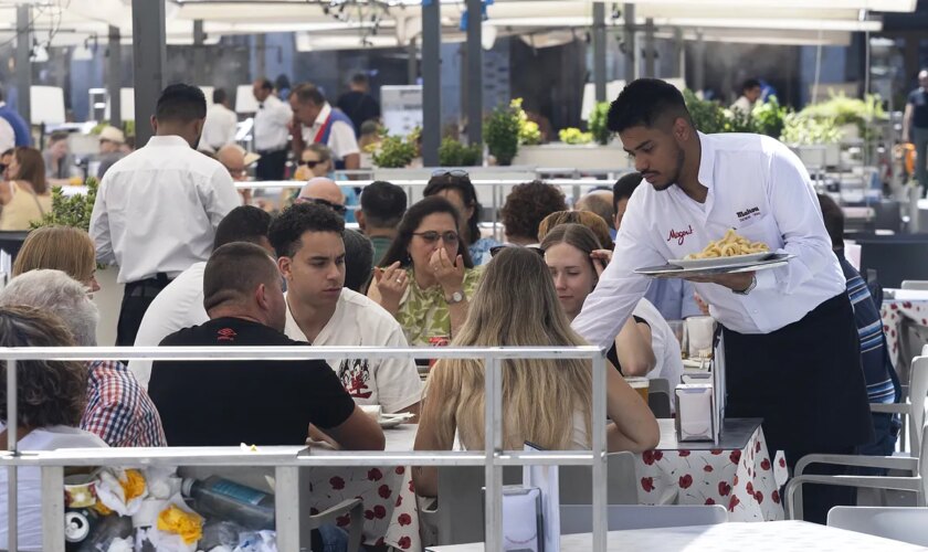 La inflación fue del 2,3% en agosto: hoteles y restaurantes suben de precio un 4,6% y encadenan siete meses por encima de los alimentos