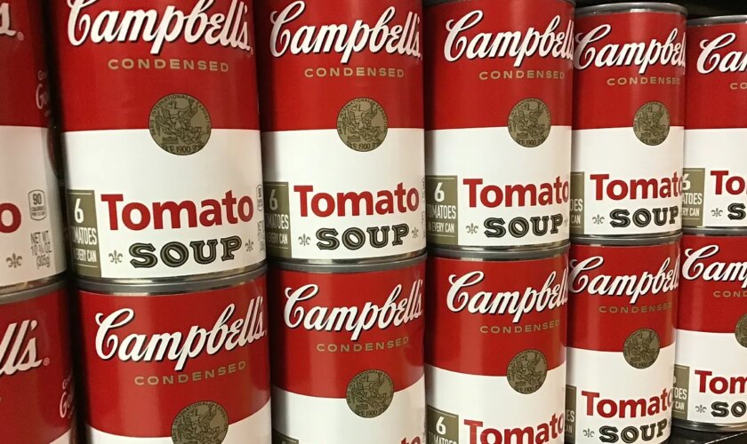 La marca Campbell, retratada por Andy Warhol, quitará la palabra "sopa" de su nombre