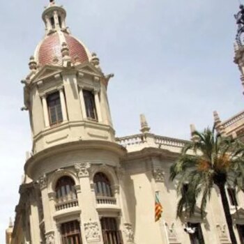 La reforma de la plaza del Ayuntamiento de Valencia costará el triple de lo previsto por el exalcalde Ribó