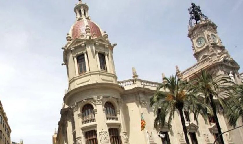 La reforma de la plaza del Ayuntamiento de Valencia costará el triple de lo previsto por el exalcalde Ribó