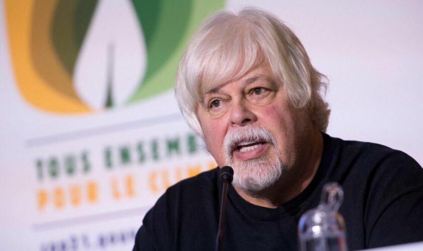 L’activiste défenseur des baleines Paul Watson maintenu en détention au Groenland