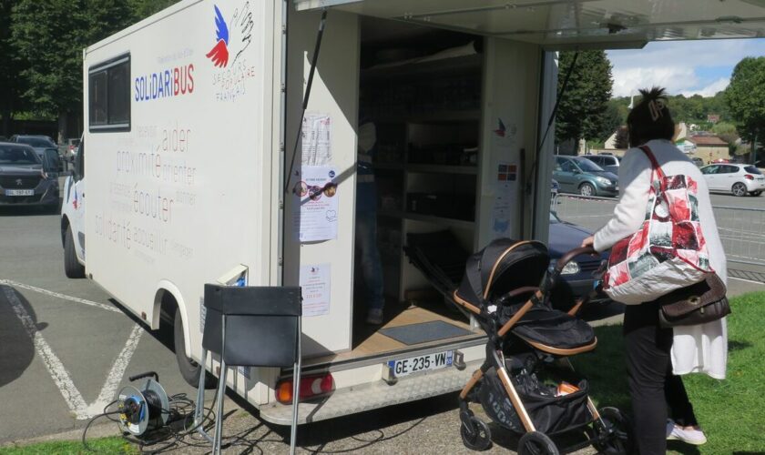 Le bus solidaire du Secours populaire aide toujours plus de familles dans le Vexin