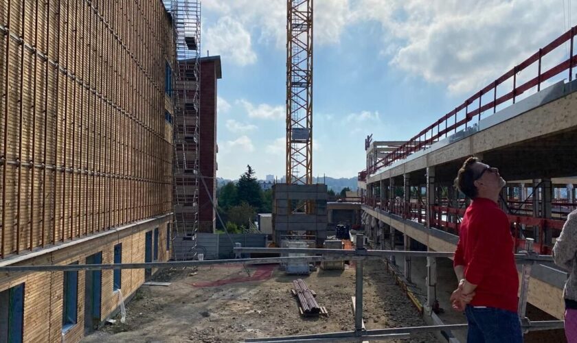 « L’enfance mérite un véritable pôle d’excellence » : la première poutre du campus posée à Bourg-la-Reine