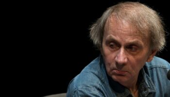 «Les gens qui ont des idées humanitaires sont une catastrophe» : les confessions de Michel Houellebecq aux Britanniques