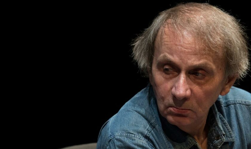 «Les gens qui ont des idées humanitaires sont une catastrophe» : les confessions de Michel Houellebecq aux Britanniques