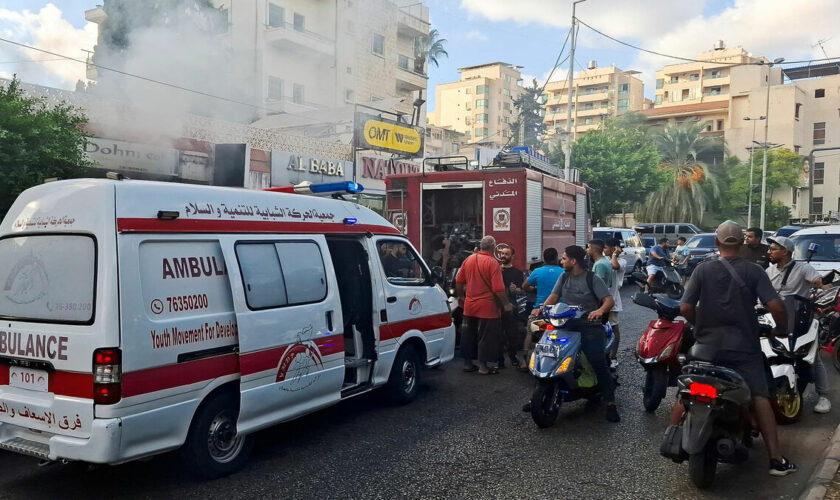 Liban : des talkies-walkies du Hezbollah explosent, au moins neuf morts et plus de 300 blessés