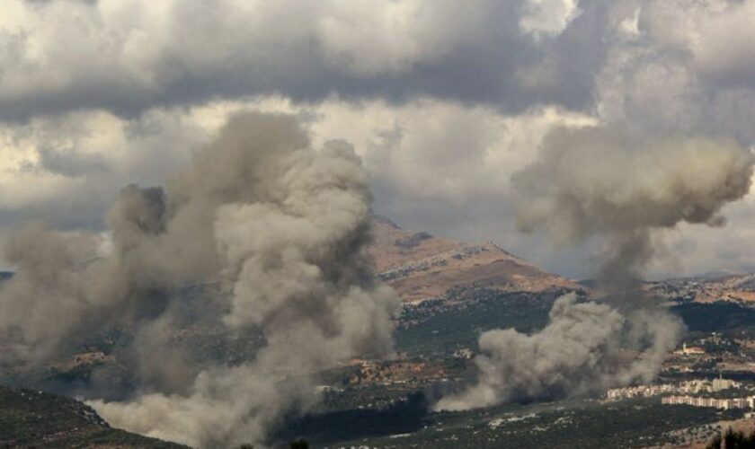 Israels Armee greift nach eigenen Angaben Hunderte Stellungen der Hisbollah im Libanon an. Foto: Marwan Naamani/dpa