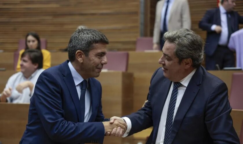 Mazón anuncia nuevas rebajas fiscales y trata de amarrar el apoyo de Vox para agotar la legislatura: "No podemos volver atrás"