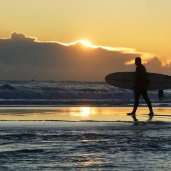 Met Office tells Brits to enjoy 'summer's last hurrah' as floods expected in weekend washout