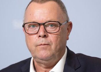 Michael Stübgen: Unbekannte beschmieren Autos des Brandenburger Innenministers - Protest gegen Abschiebungen