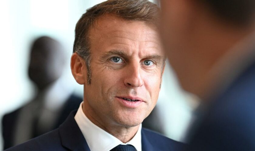 Mitterrand, Chirac, Macron… La subtile mise en scène du surplomb présidentiel