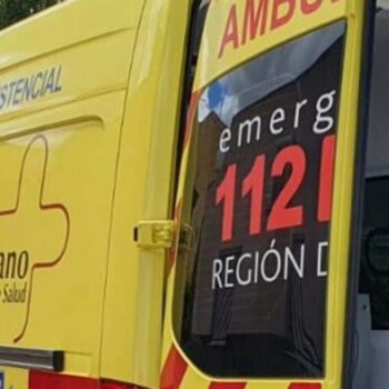 Muere una mujer tras sufrir una parada cardiorrespiratoria en una playa de Murcia