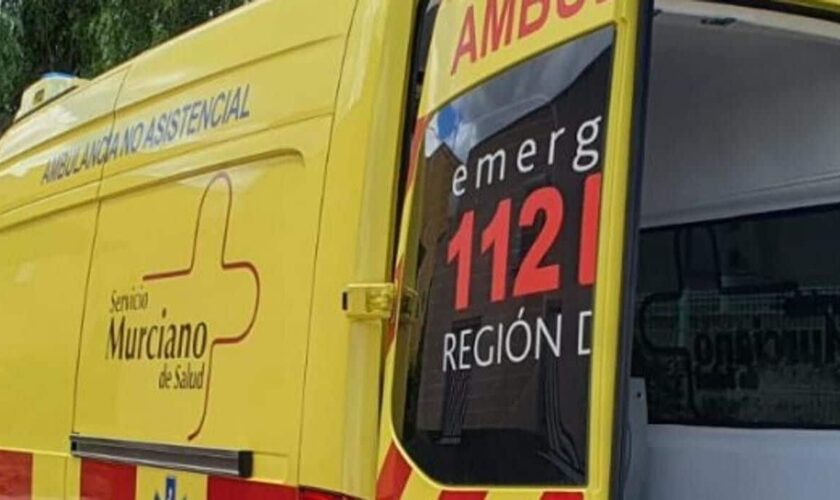 Muere una mujer tras sufrir una parada cardiorrespiratoria en una playa de Murcia