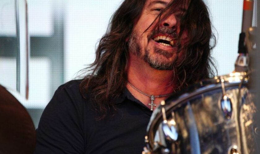 US-Rocker Dave Grohl gibt eine Affäre und ein uneheliches Kind bekannt. (Archivbild) Foto: Ben Birchall/PA Wire/dpa