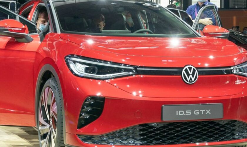 Ein VW ID.5 bei der Vorstellung des Modells. Auch dieses Elektroauto wird vom Kraftfahrtbundesamt als SUV geführt. Foto: Ronald