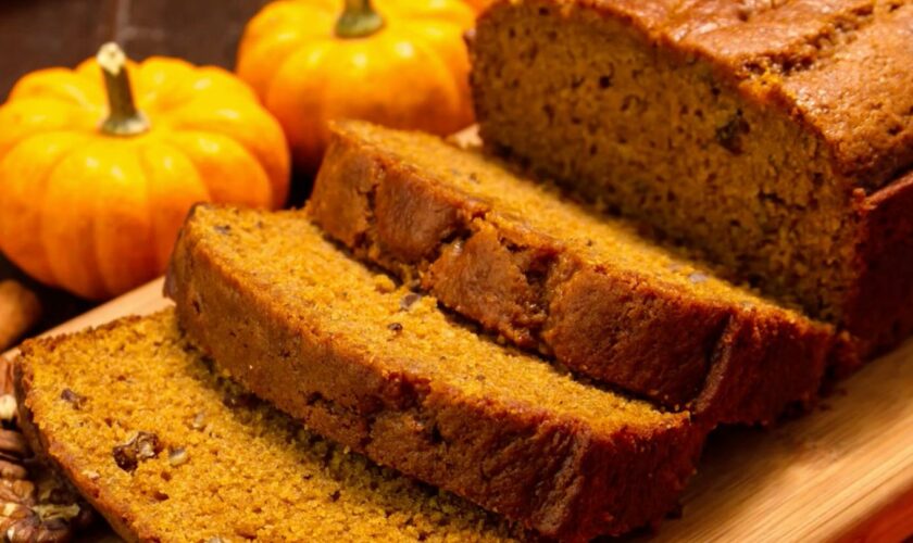 Nur sieben Schritte: Lecker und einfach: Dieses Kürbisbrot-Rezept ist perfekt für den Herbst