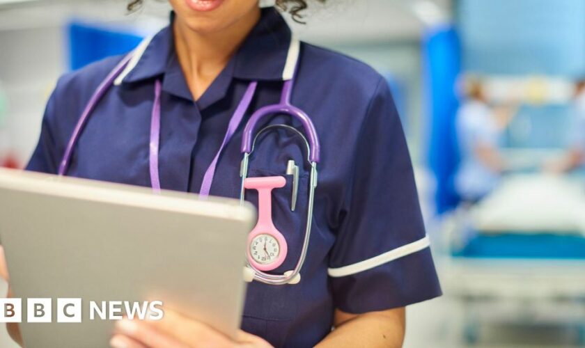 Nurses in England reject offer of 5.5% pay rise