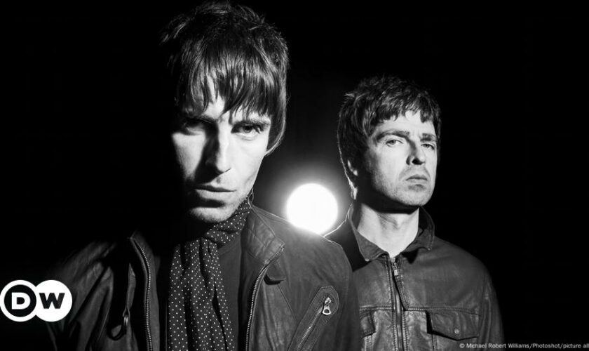 Oasis reunion tour tickets cause online frenzy