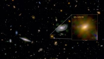 Observan, por primera vez, cómo un gran agujero negro 'mata de hambre' a su galaxia