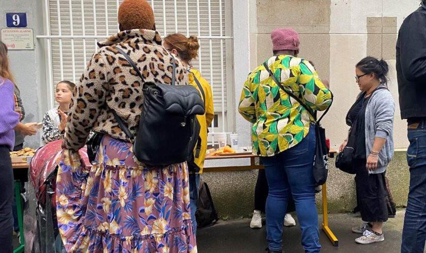 Paris : dans le XVIIIe, parents et enseignants se mobilisent pour les élèves sans abri