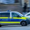 In Bad Wimpfen hat ein Trio einen schlafenden Mann attackiert. (Symbolfoto) Foto: Jens Büttner/dpa