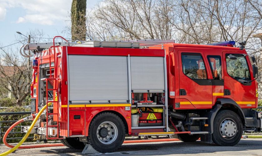 Près de Narbonne, un important incendie endommage trois maisons