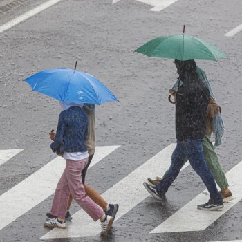 Protección Civil alerta de la llegada de la borrasca Aitor, que pone en alerta a seis comunidades