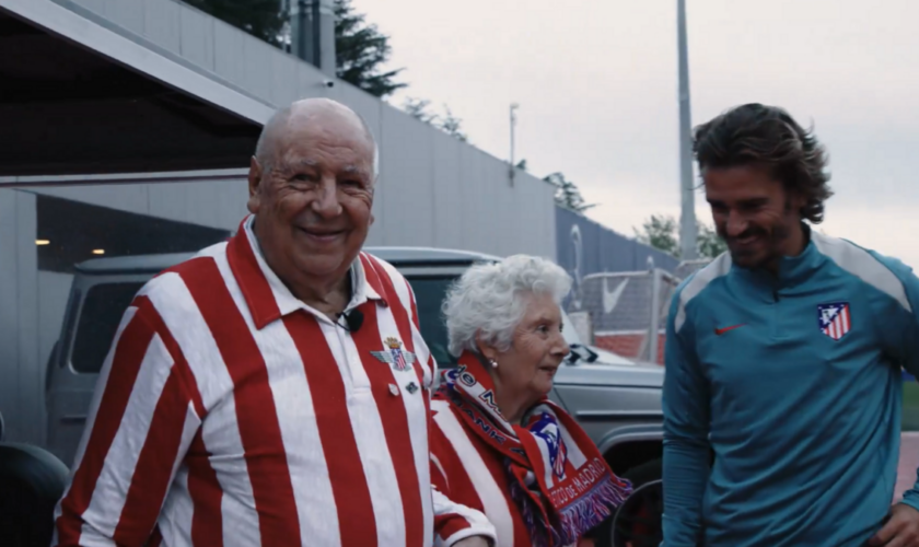 « Qu’est-ce que tu es beau » : l’émouvante vidéo de Griezmann avec un couple de personnes âgées fans de l’Atlético