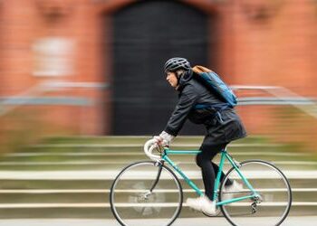 Rucksäcke für Radfahrer im Test: Chrome, Evoc, Deuter, Ortlieb, Vaude und Aevor