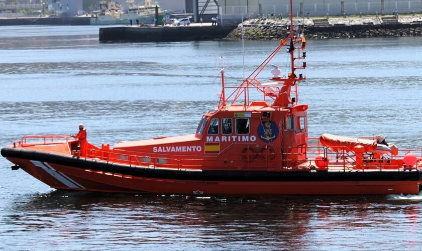 Salvamento Marítimo intercepta en las últimas horas tres pateras con 194 migrantes en aguas canarias