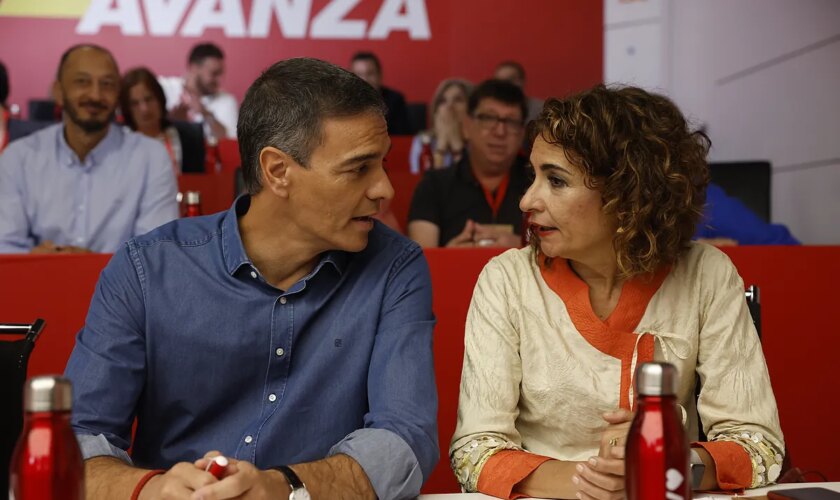 Sánchez evita explicar el 'cupo catalán' ante los críticos del PSOE y se escuda tras los ataques a las comunidades del PP