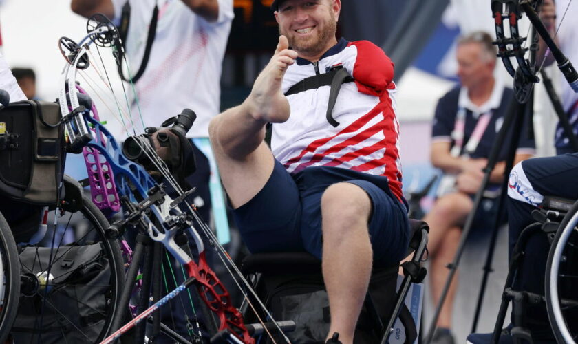 « Sans bras, je peux tout faire sauf la vaisselle » : Matt Stutzman, l’arc, l’humour et l’or paralympique