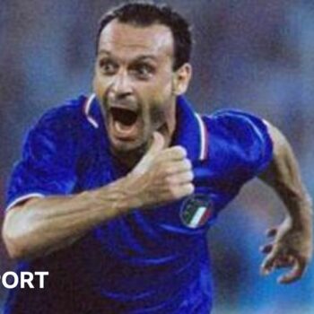 Toto Schillaci's famous Italia '90 goal celebration