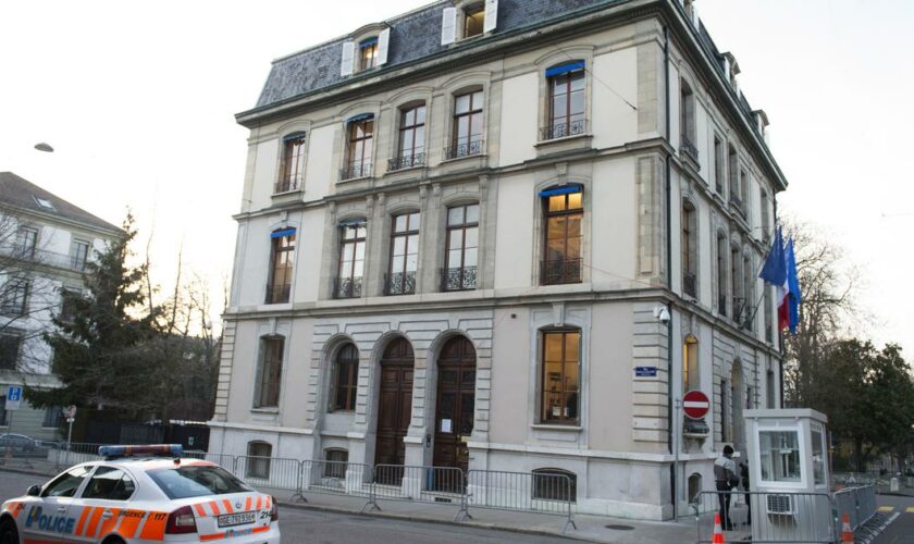 Suisse : des croix gammées inscrites sur le mur du consulat de France à Genève